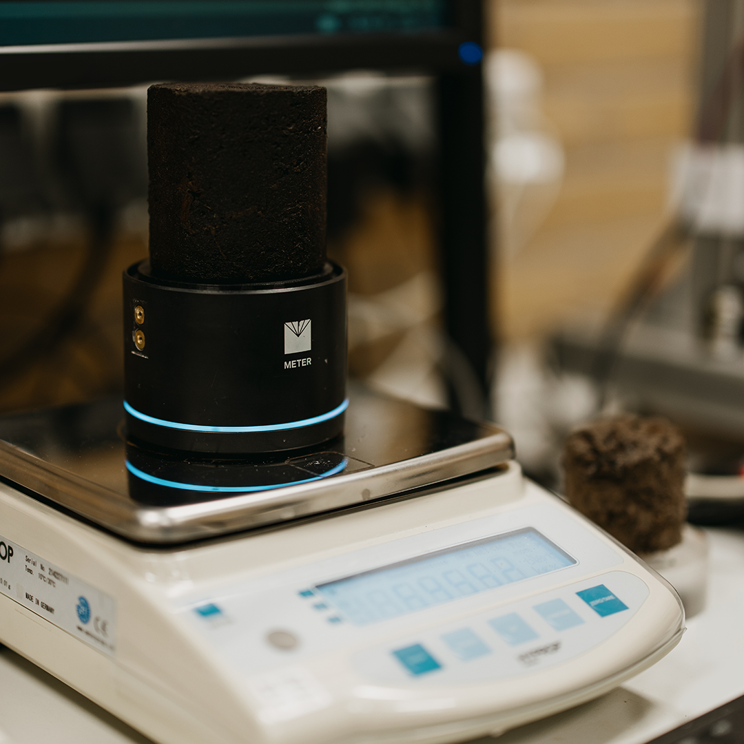 Soil sample on a HYPROP